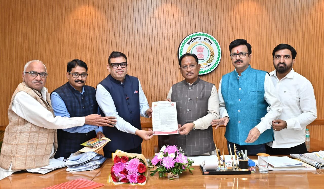 WhatsApp Image 2025-12-15 at 17.37.44